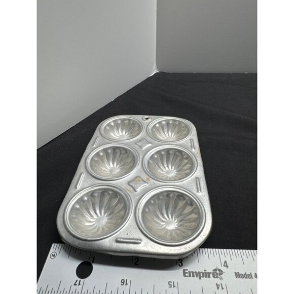 Miniature 2" Cheese Grater & Vintage Aluminum Mini Daisy Cupcake Pan Baking Toy - Picture 4 of 11